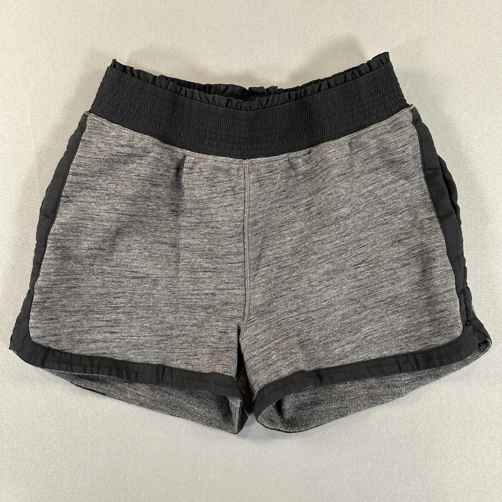 Lululemon Shorts Womens 6‎ Gray Sweat Relaxed Fit High Waist Pockets Athletic